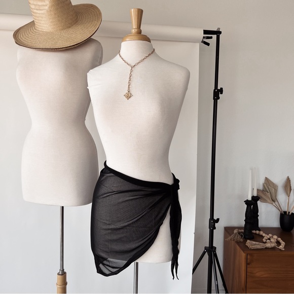 SOLD ❌ BLACK MESH SHEER WRAP SARONG - Picture 4 of 6